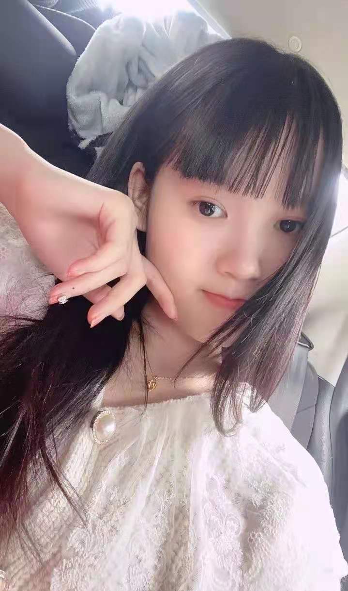 白云小萝莉桃子